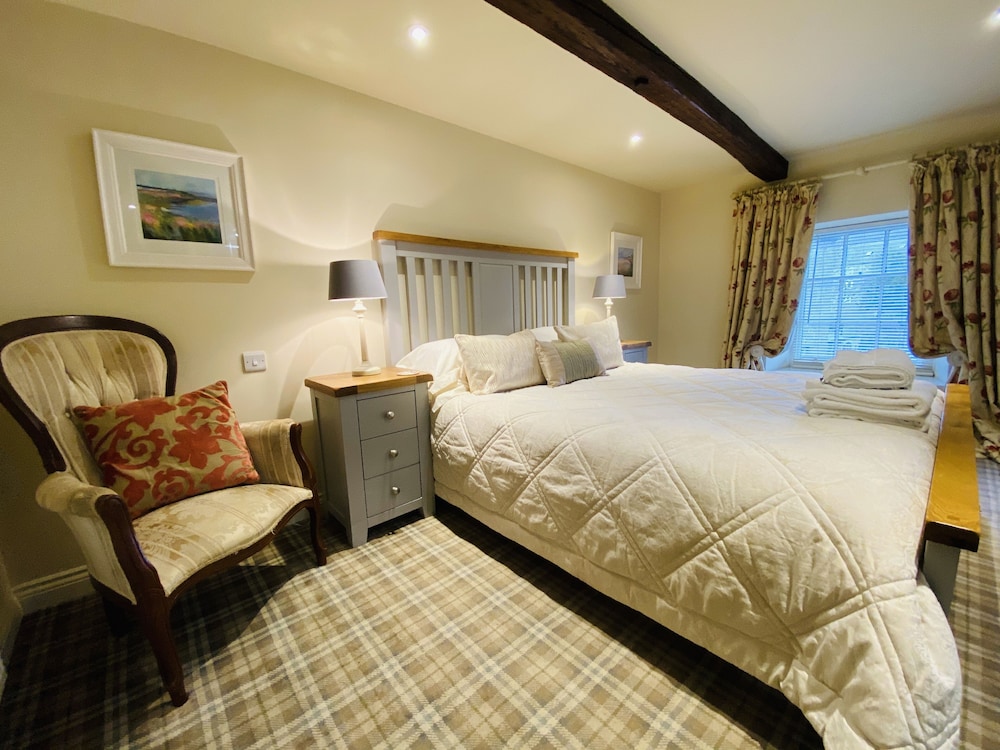 The Moon Inn at Stoney Middleton 13/39