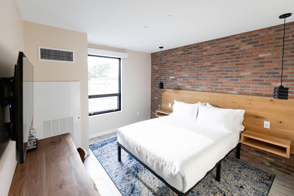 ROOM, SINGLE, QUEEN BED