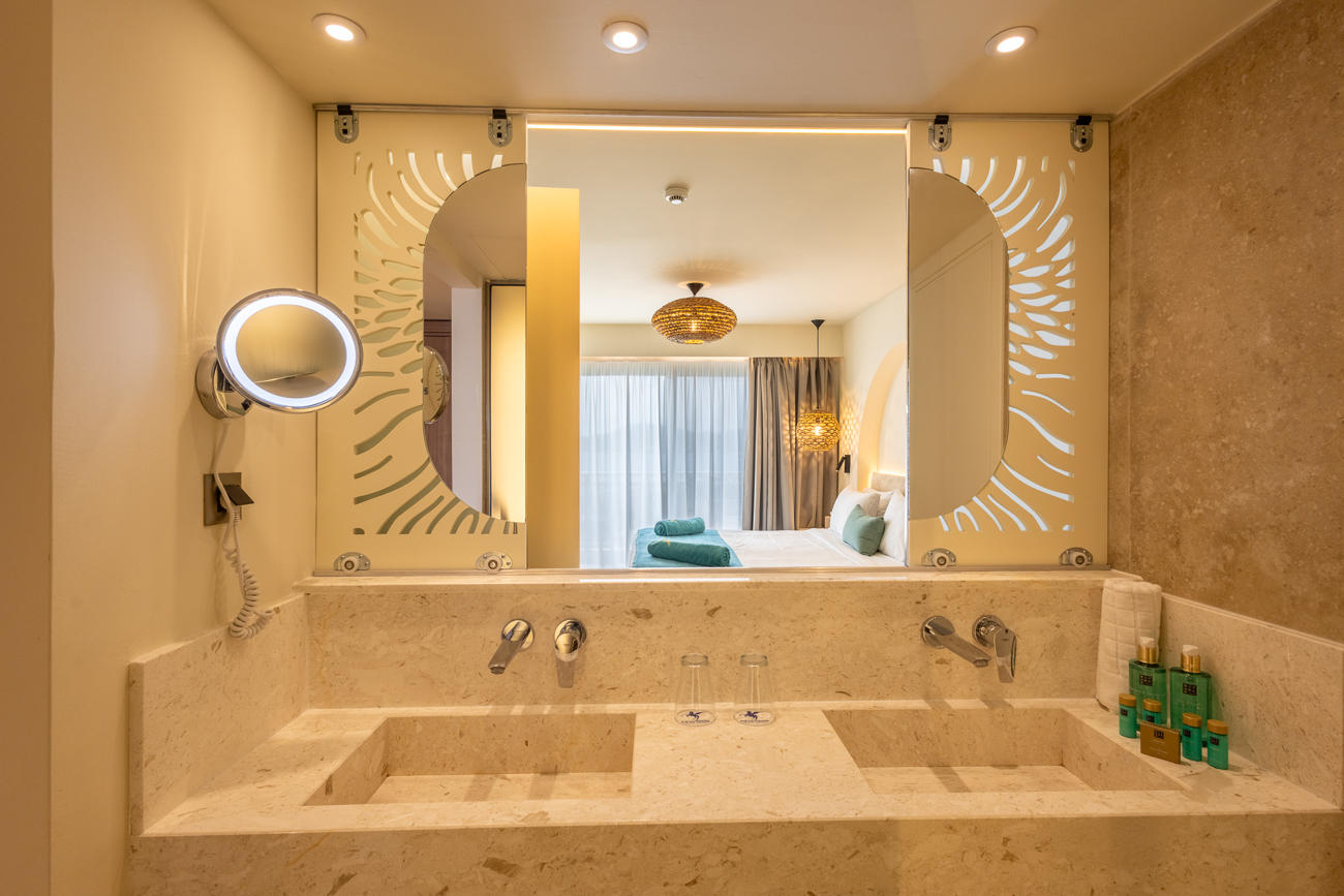 Pegasos Deluxe Beach Hotel 113/113