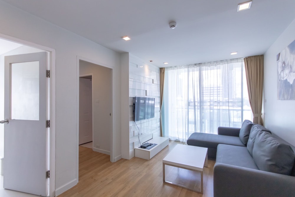 United Residence 30/50