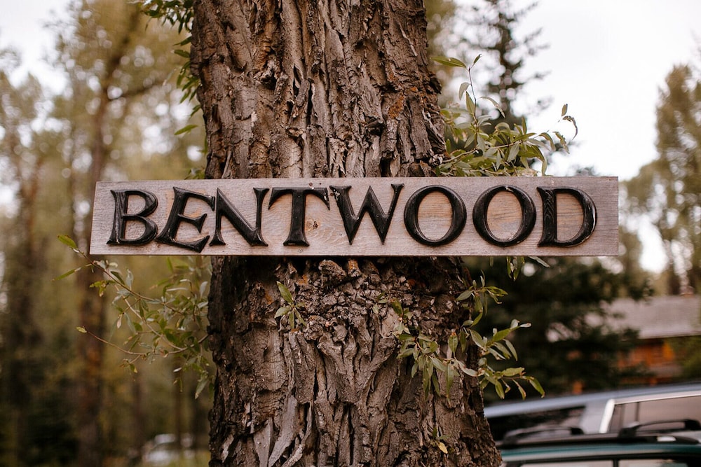 Bentwood Inn 62/68