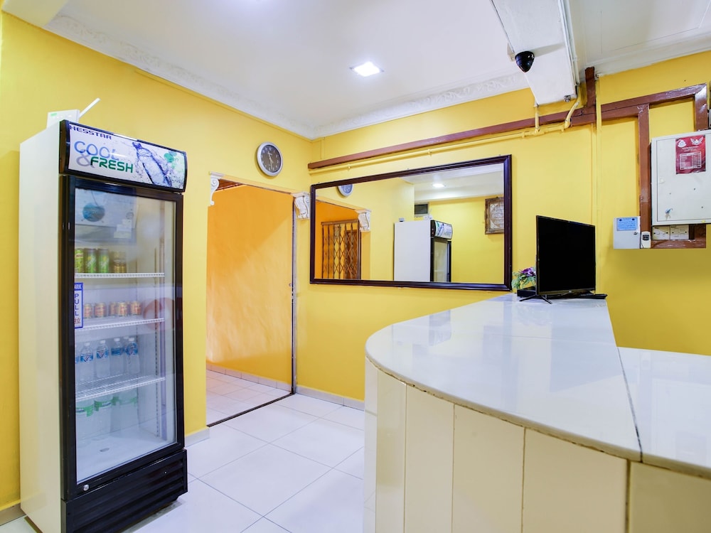OYO 89406 Lucky Budget Hotel 21/21