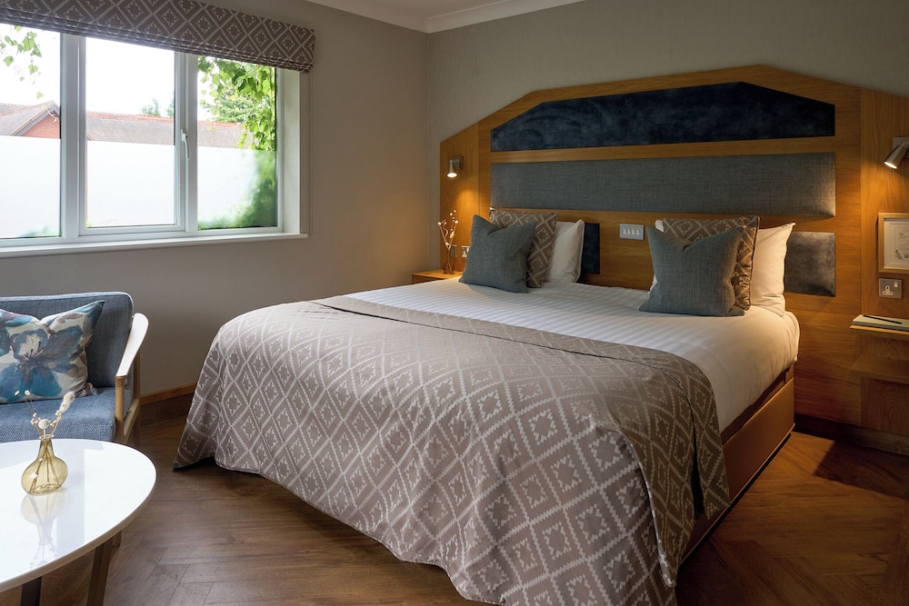 DELUXE, DOUBLE BED