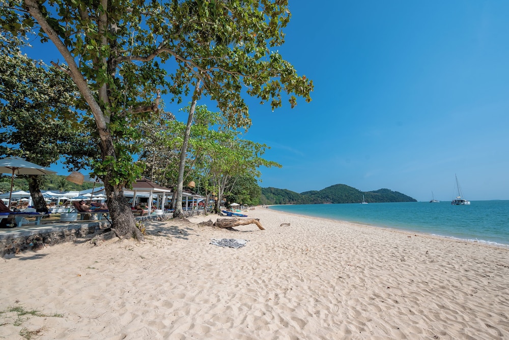 Royal Yao Yai Island Beach Resort 45/50