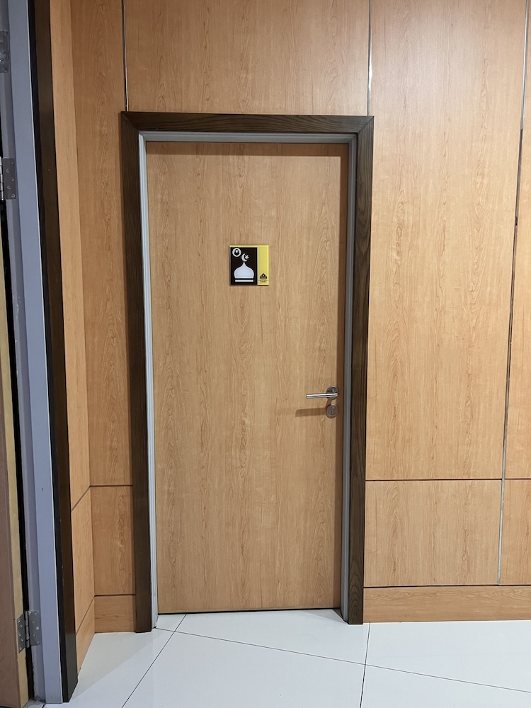 D Arc Hotel 26/50
