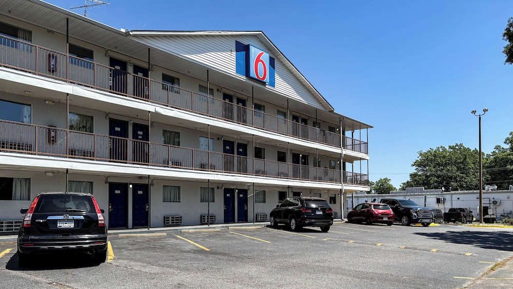 Motel6 Greenville, SC 49/60