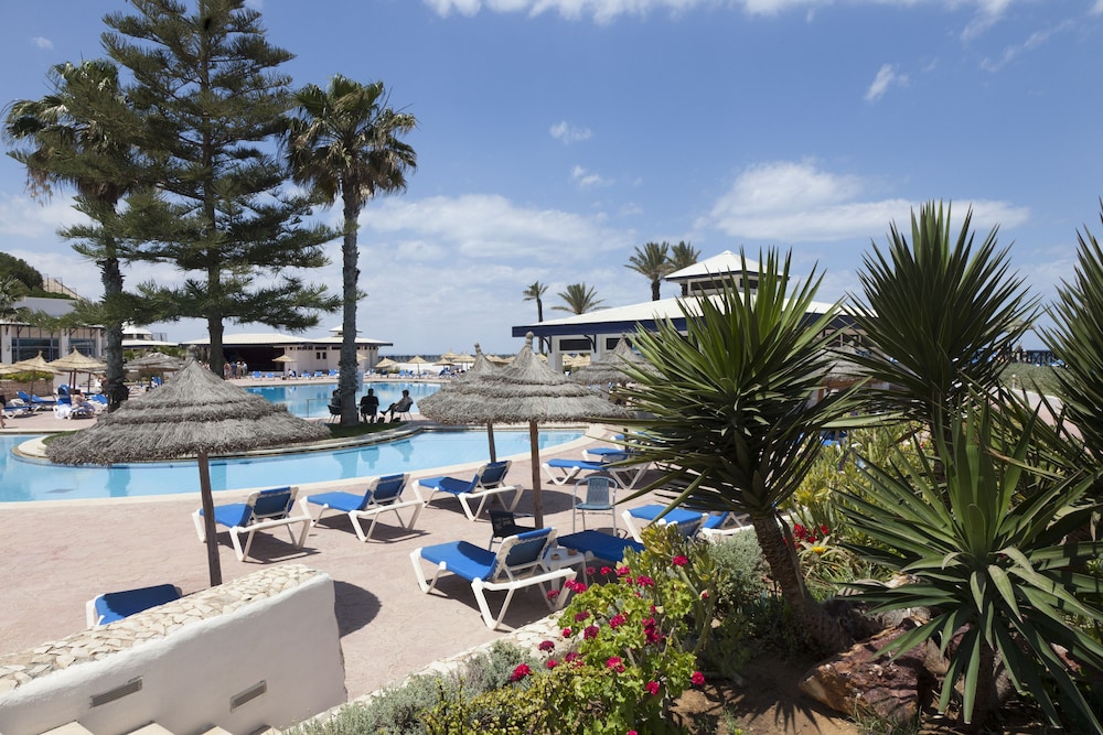 Regency Monastir 39/50