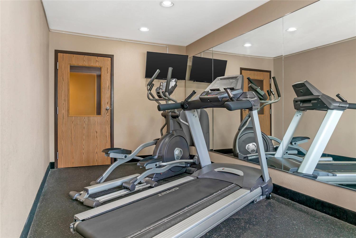 Quality Inn Grand Rapids South Byron Center 19/25