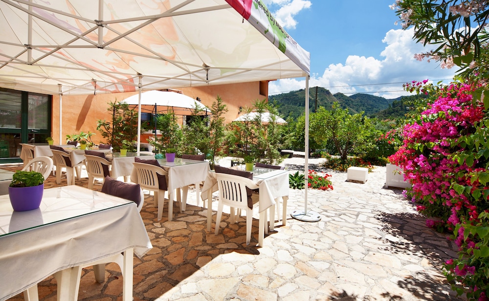 CASALE ROMANO RESORT 35/50
