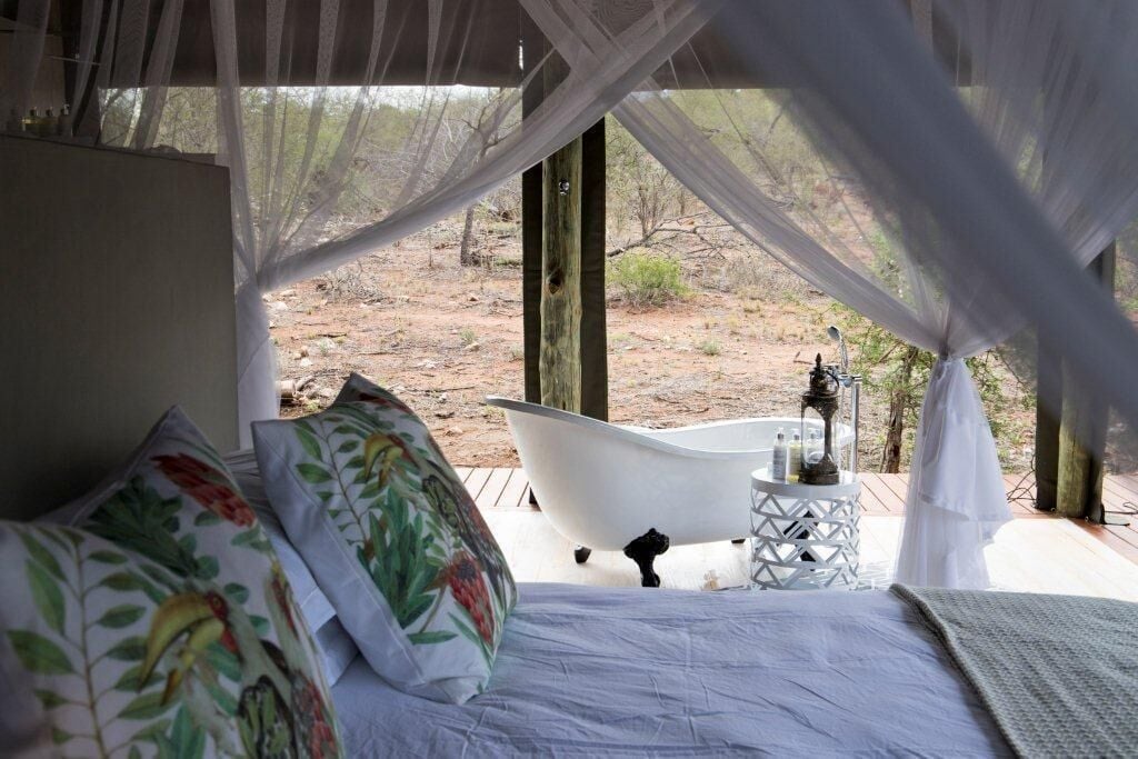 LUXURY, TENT