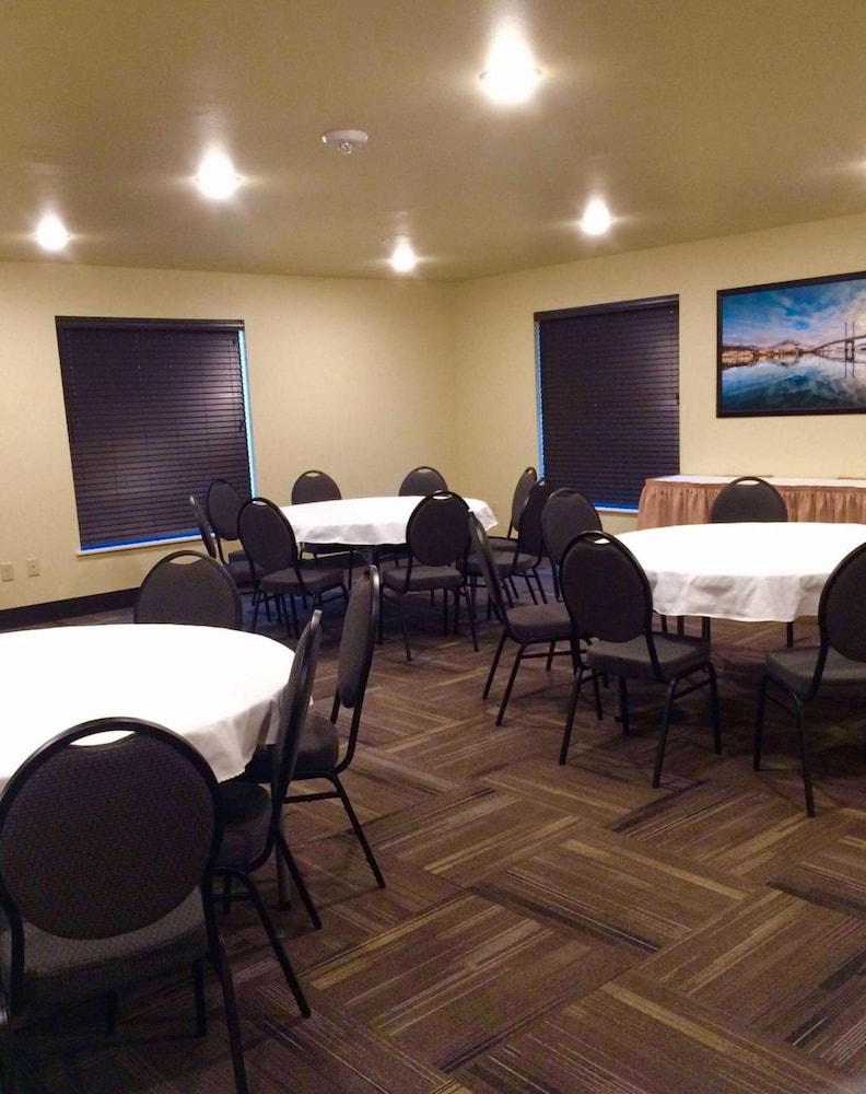 Aspen Suites Hotel Sitka 21/22