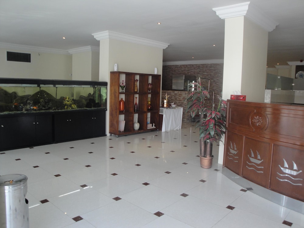 Marina Royal Hotel Suite 4/21