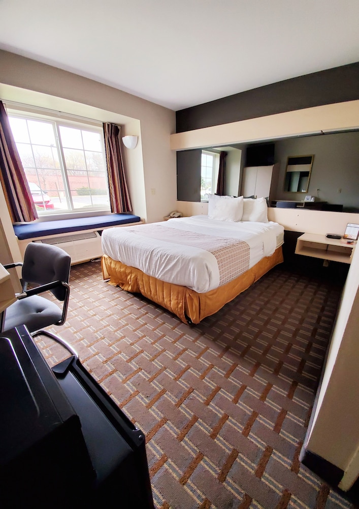 Americas Best Value Inn Suites Racine 4/27