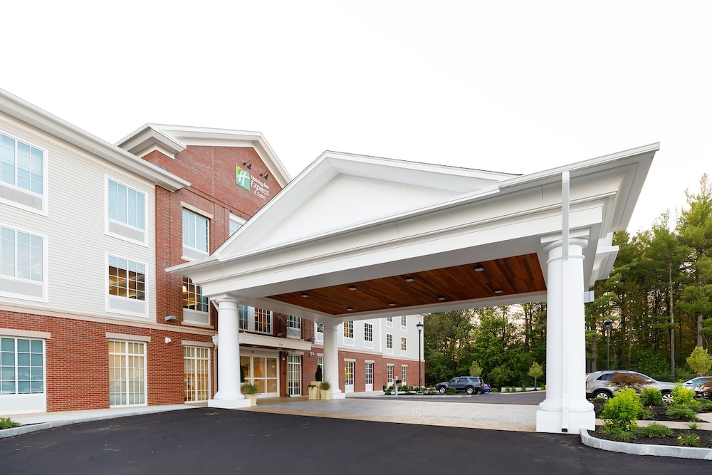 Holiday Inn Express Suites Sturbridge 1/54
