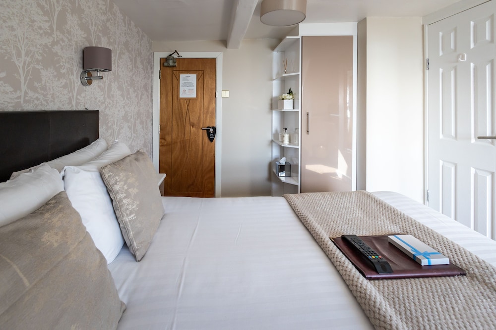 The Cumberland Hotel 14/16