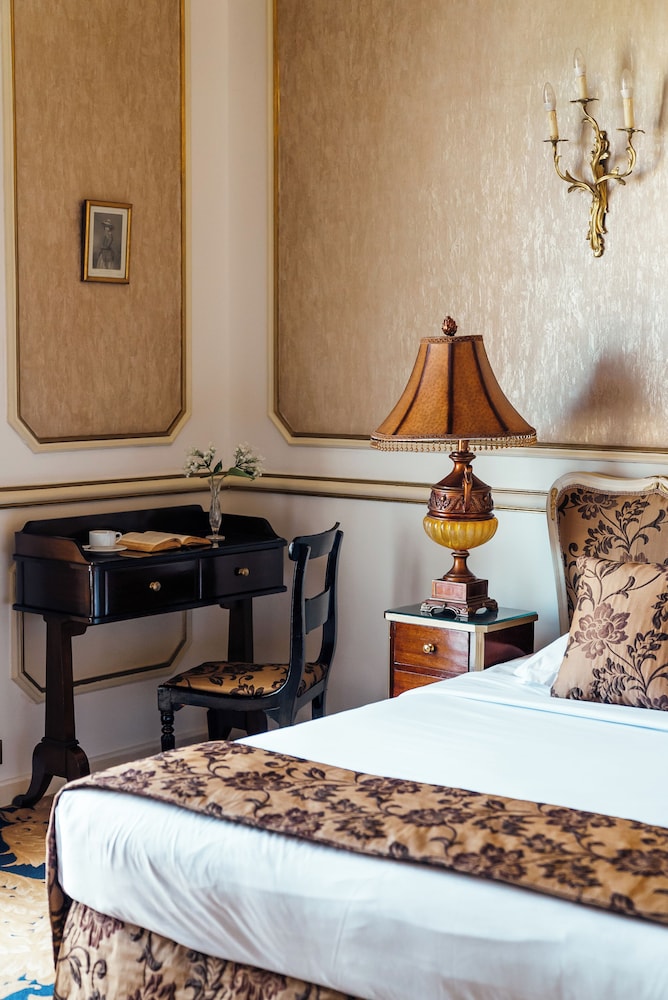 Gold, Deluxe, King Bed, Side Sea View, Le Metropole Luxury Heritage Hotel Since 1902 by Paradise Inn Group 7/8