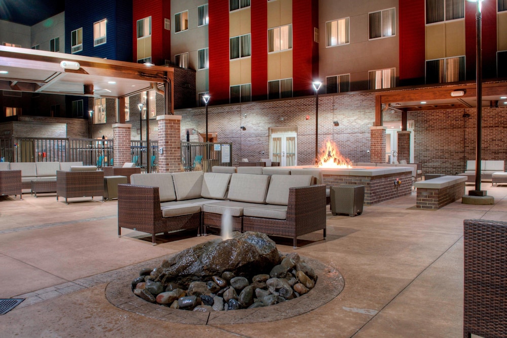 Fairfield Inn And Suites By Marriott Charlotte Airport 80/100