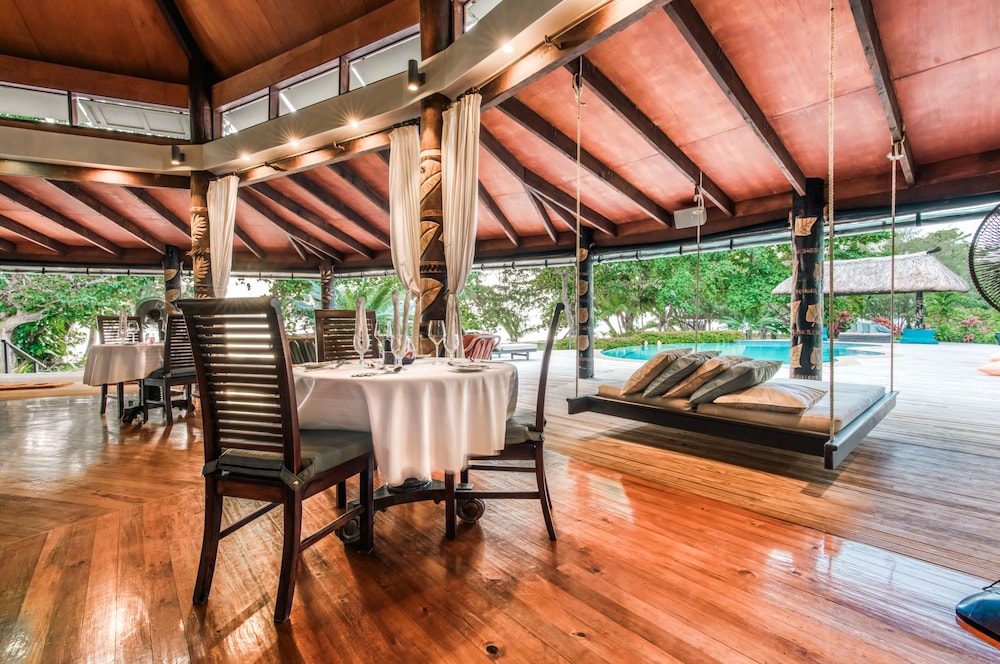 Matangi Private Island 30/50