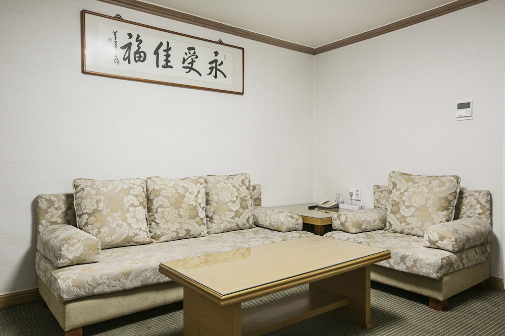 Busan Tourist Hotel 48/60