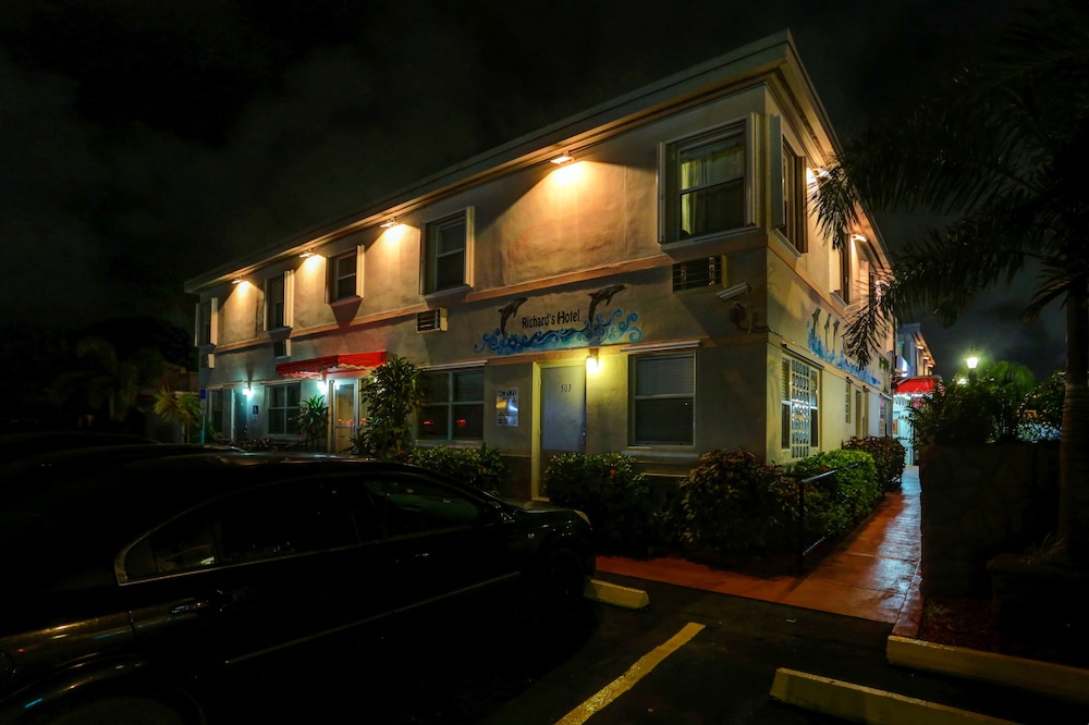 Richard s Hotel 4/65