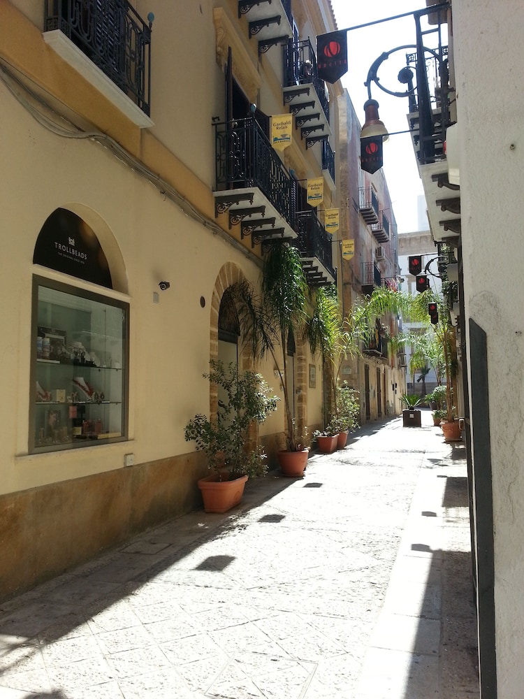 Garibaldi Relais 63/67