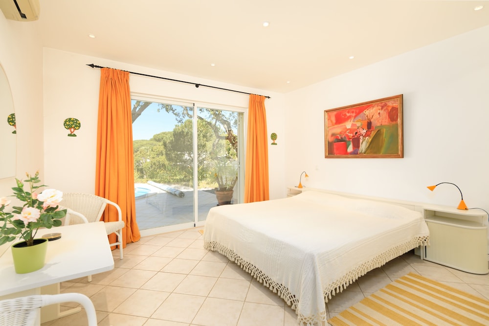 فيلا بسرير كوين وسريرين فرديين بإطلالة على الحديقة والمسبح بـ3 غرف نوم، Vale do Lobo Resort 4/5