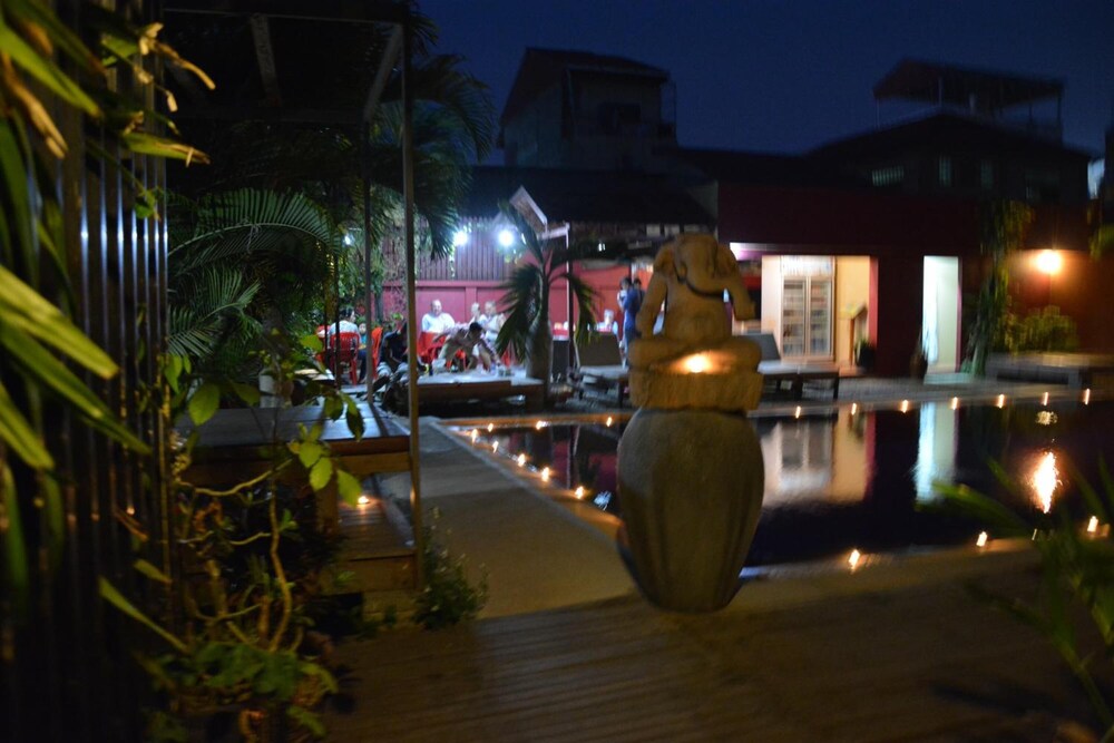 Mom's Guesthouse 7/54