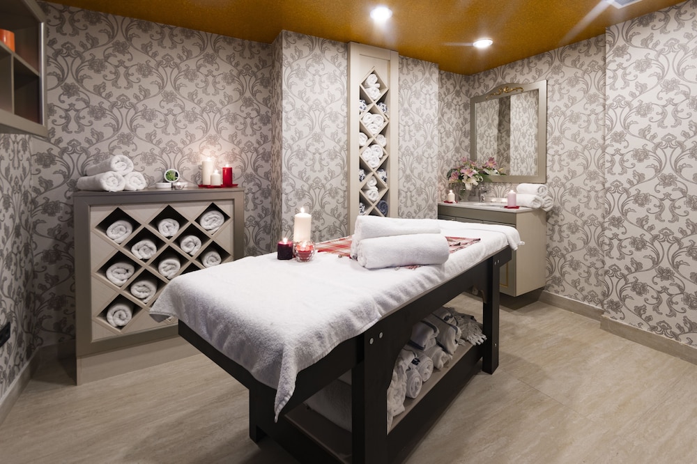 Antusa Design Hotel and Spa 32/65