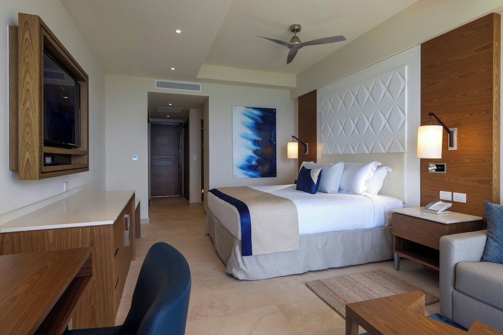 Diamond Club, Walkout, Beach, Luxury, 2 Queen Beds، Royalton Grenada, an Autograph Collection All-Inclusive Resort 5/10