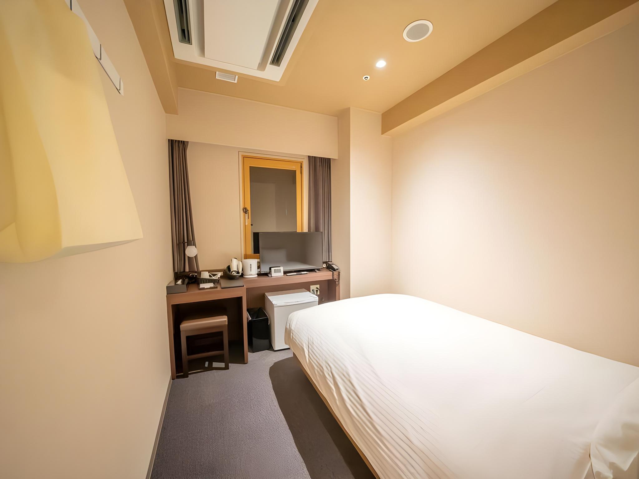 Semi Room, Standard, Single, Semi Double Bed, Smoking