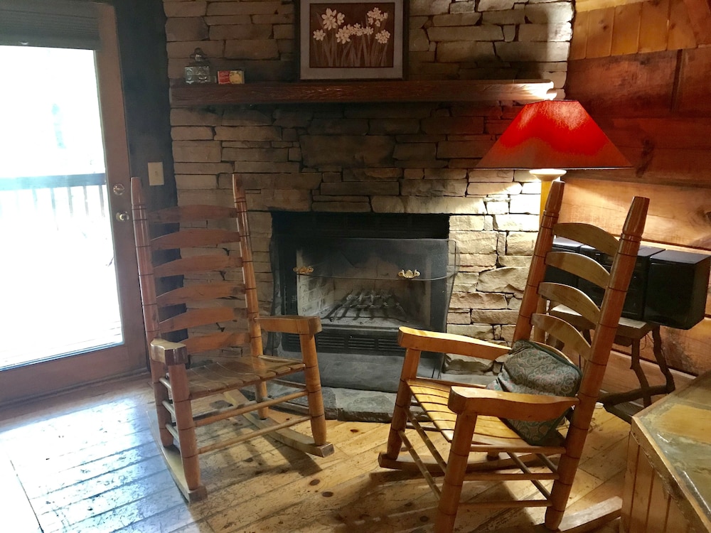 Gatlinburg Adventure Cabins 34/48