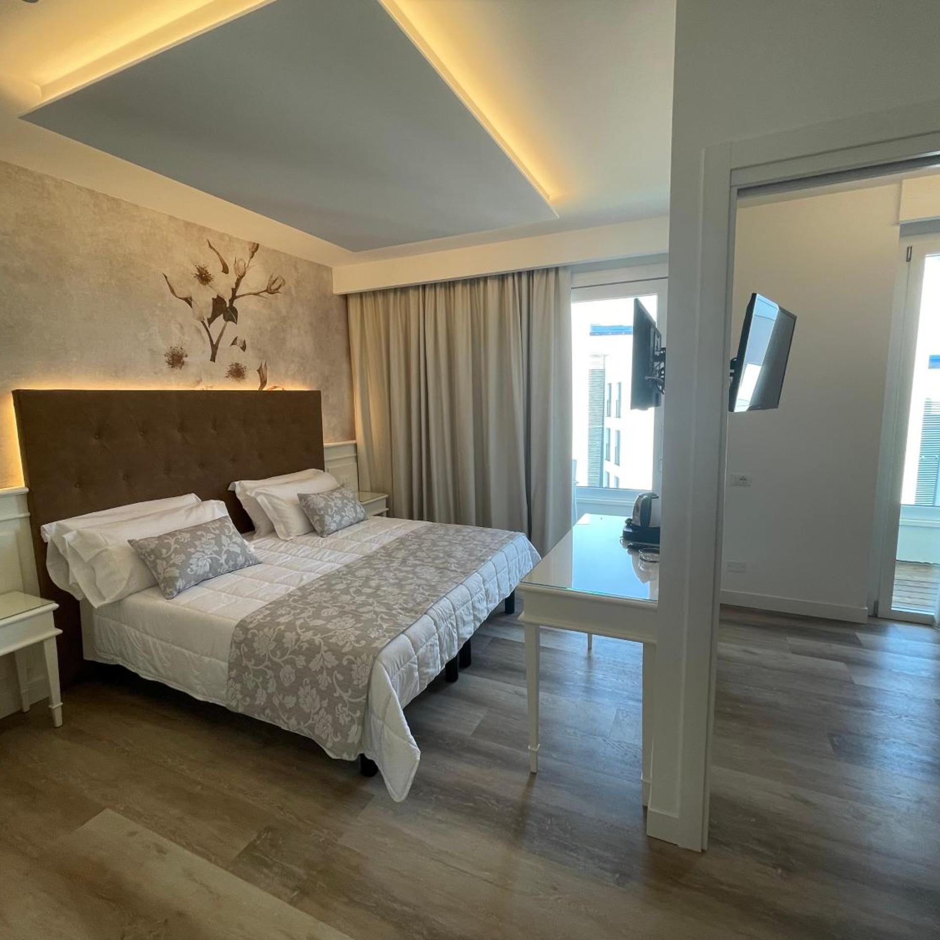 Connecting, Family Suite, Deluxe, Lateral Side Sea View, Balcony