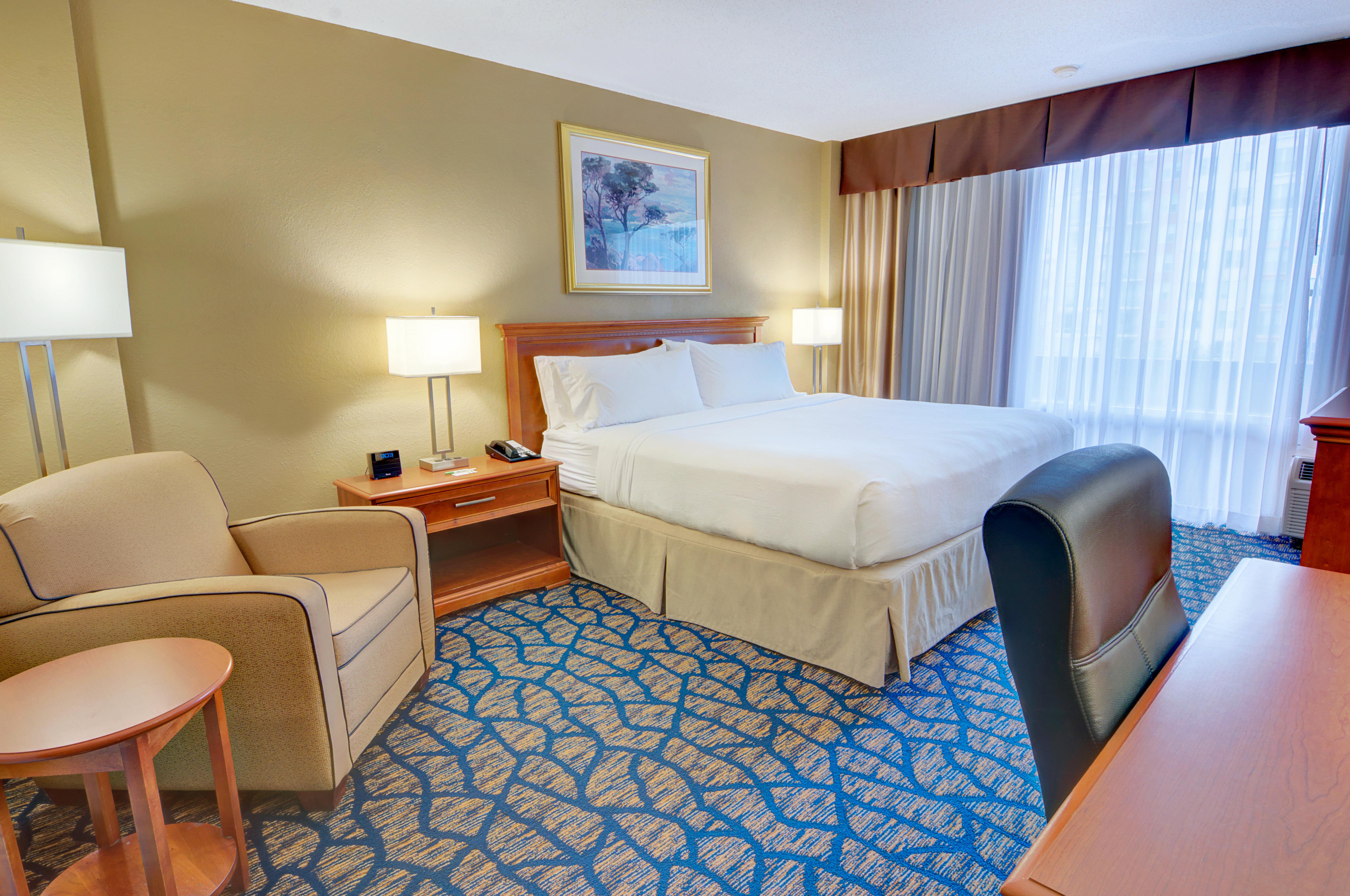 Room, King Bed 4/6