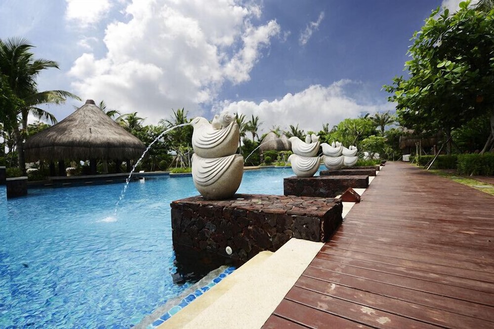Shixishu Jianguo Yalong Bay Resort Hotel 38/39