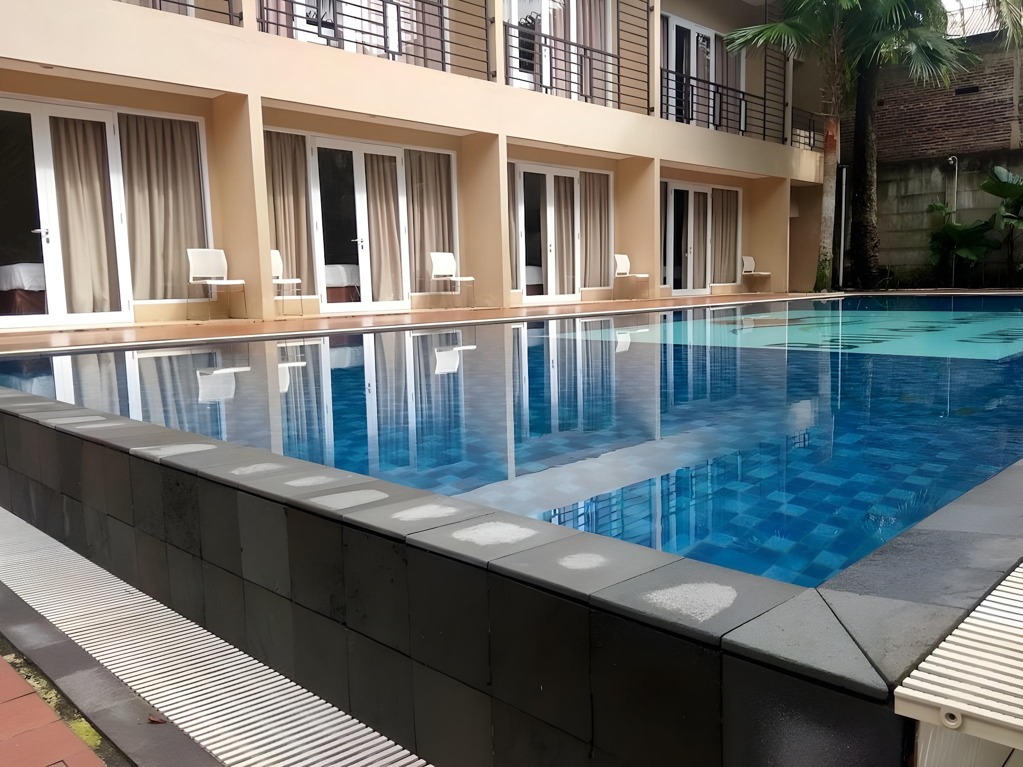 Bali De Anyer Hotel and Restaurant 5/25