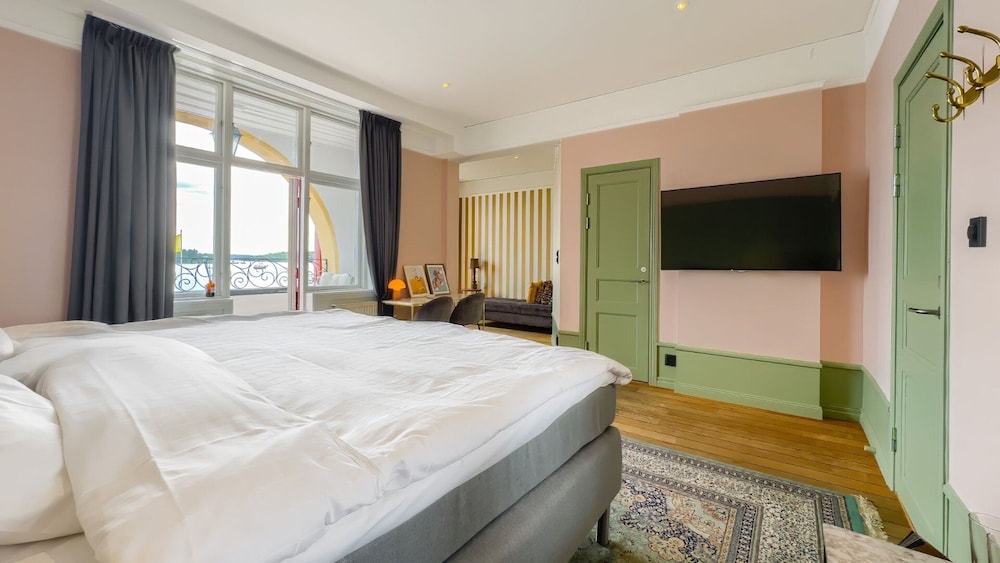 SUITE, SEA VIEW, BALCONY
