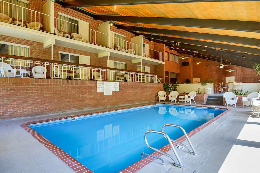 Clarion Inn Harpers Ferry-Charles Town 1/51
