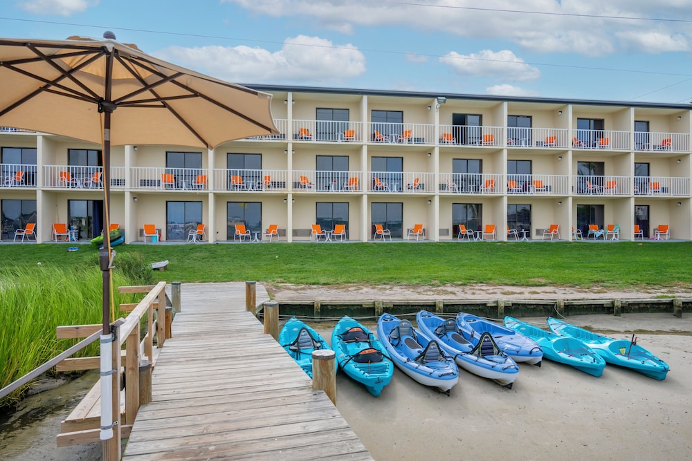 The Bay Resort 3/50