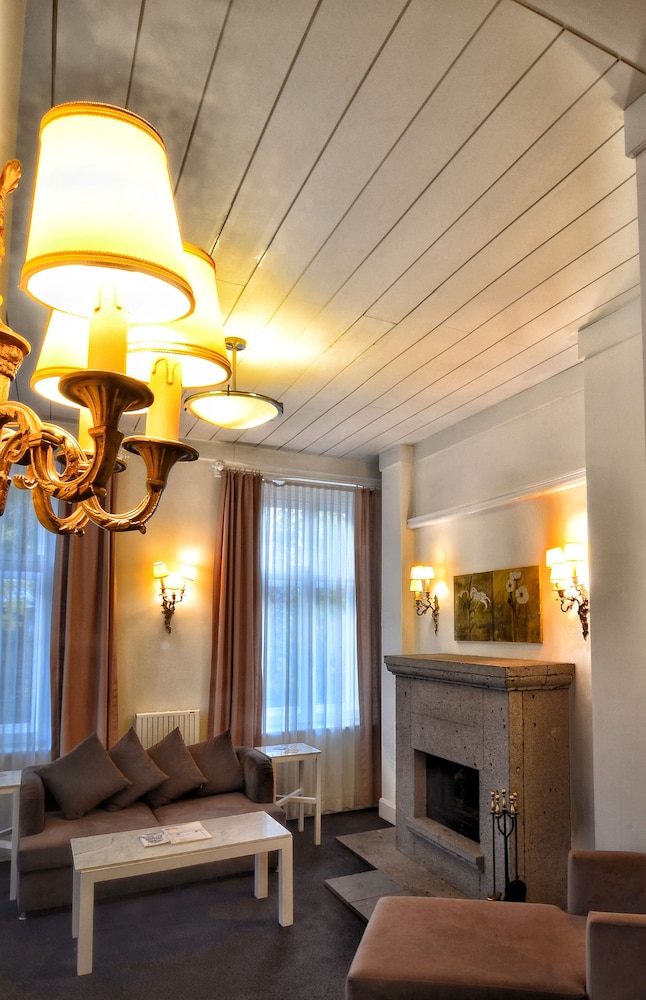 Kar-s Hotel 32/50