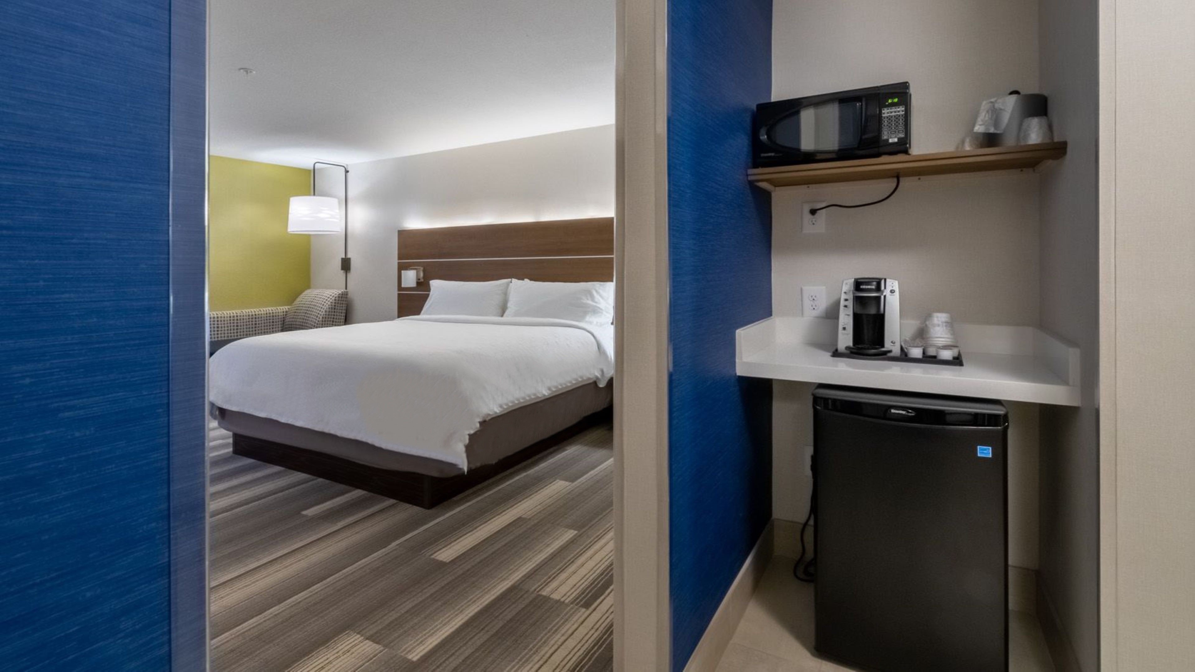 Holiday Inn Express Suites Marion 59/59