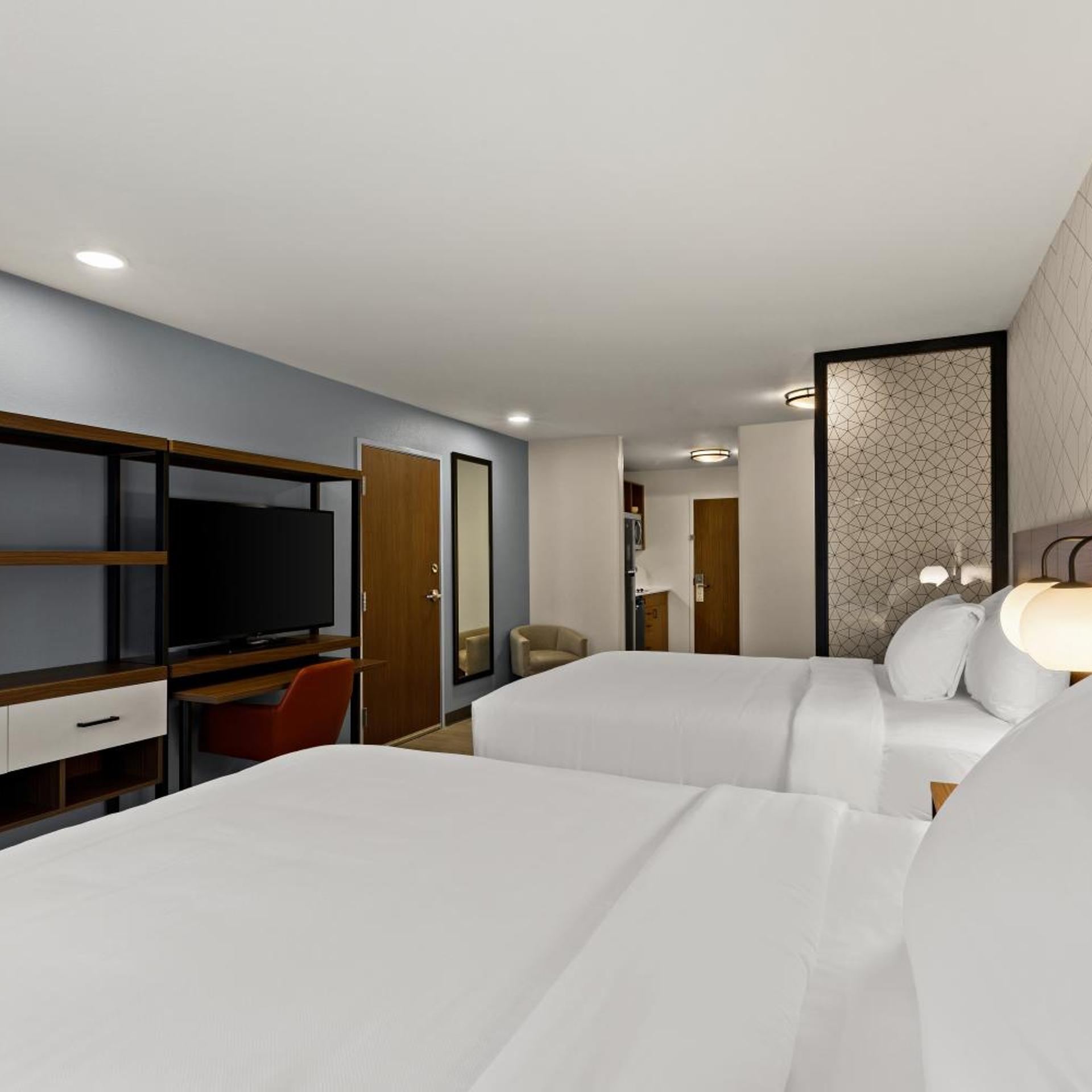 جناح بسريرين كوين بحوض استحمام لذوي الإعاقة، Everhome Suites Brownsville 7/10