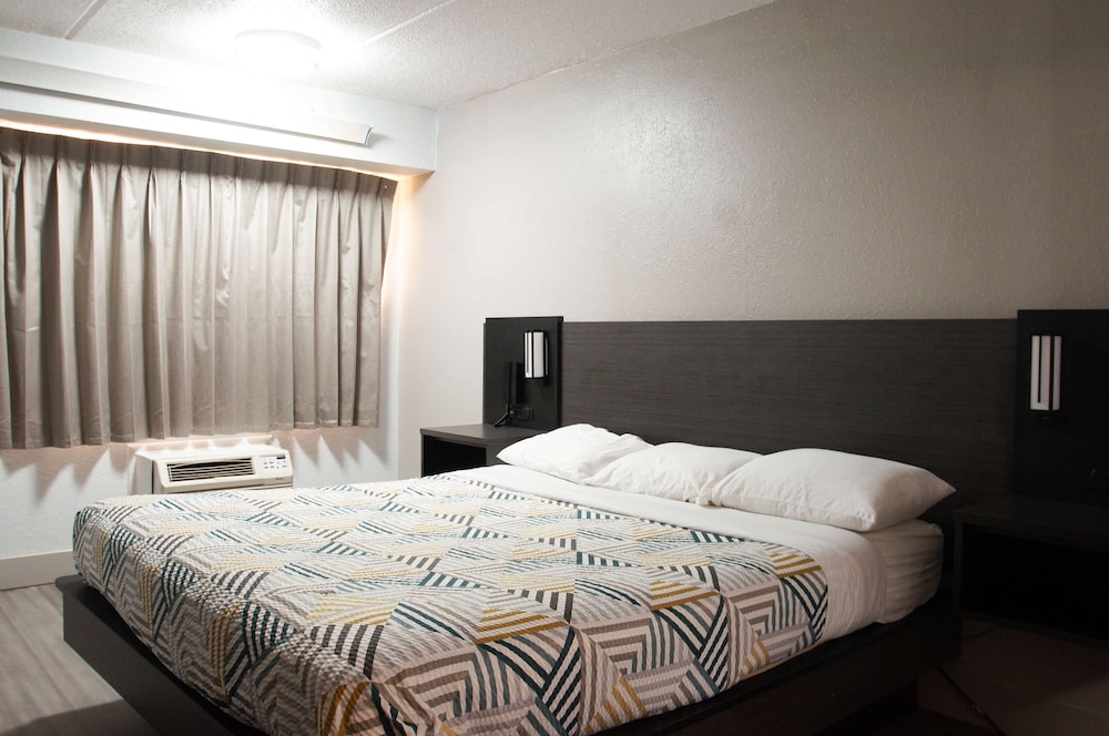 Motel6 Charlotte, NC - Coliseum 31/55