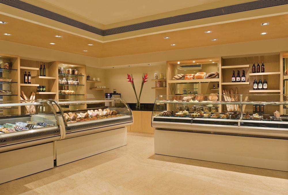 TRIDENT BANDRA KURLA 35/67