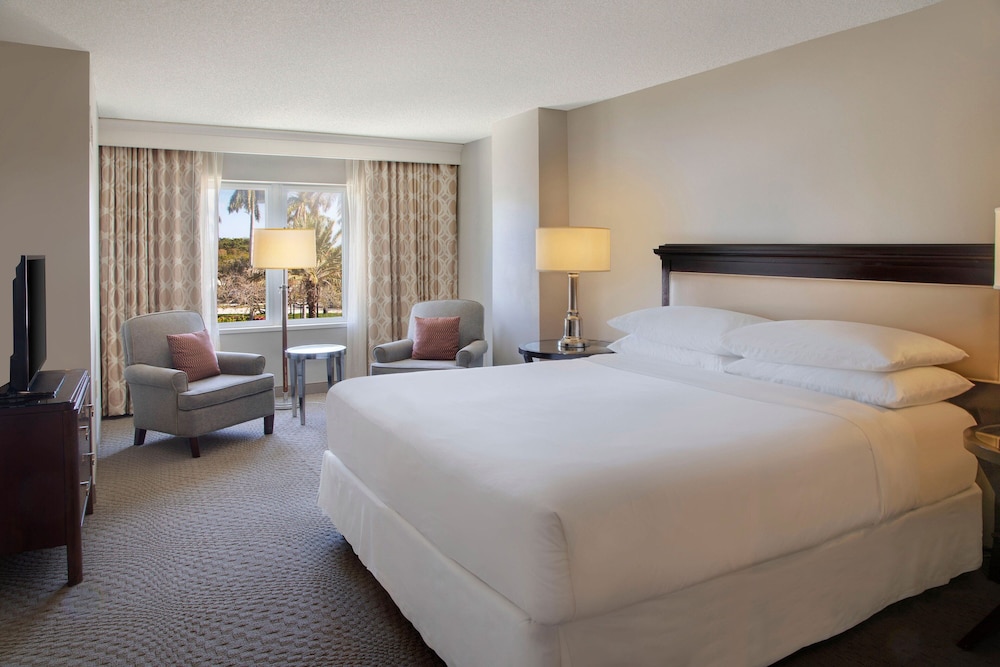 Room at Sheraton Suites Fort Lauderdale West, PLANTATION - FL
