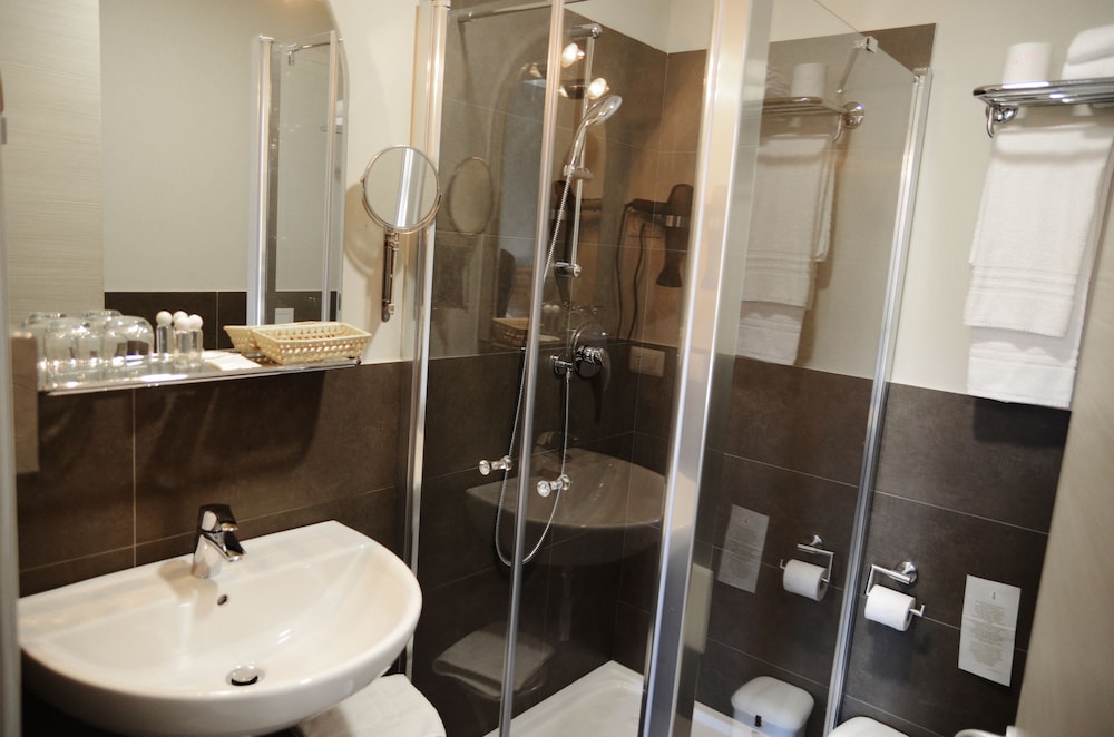 Hotel Giulio Cesare 38/43