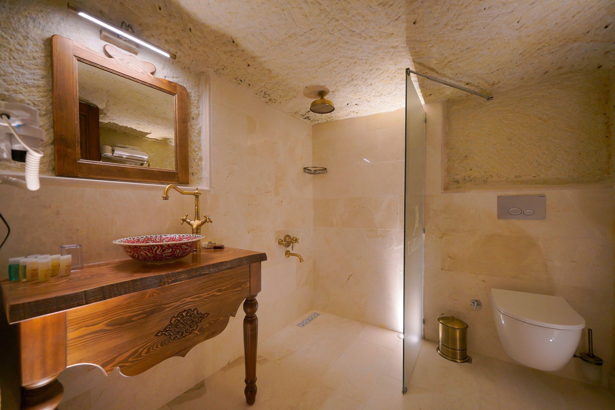 Traditional, King Bed, FAIRYLAND CAVE HOTEL 2/2