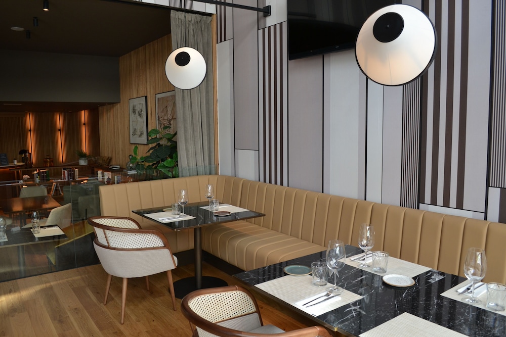 AC Hotel Avenida de America by Marriott 39/44