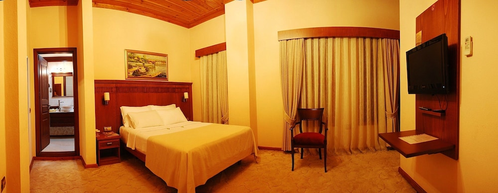 Bosnali Hotel 30/75