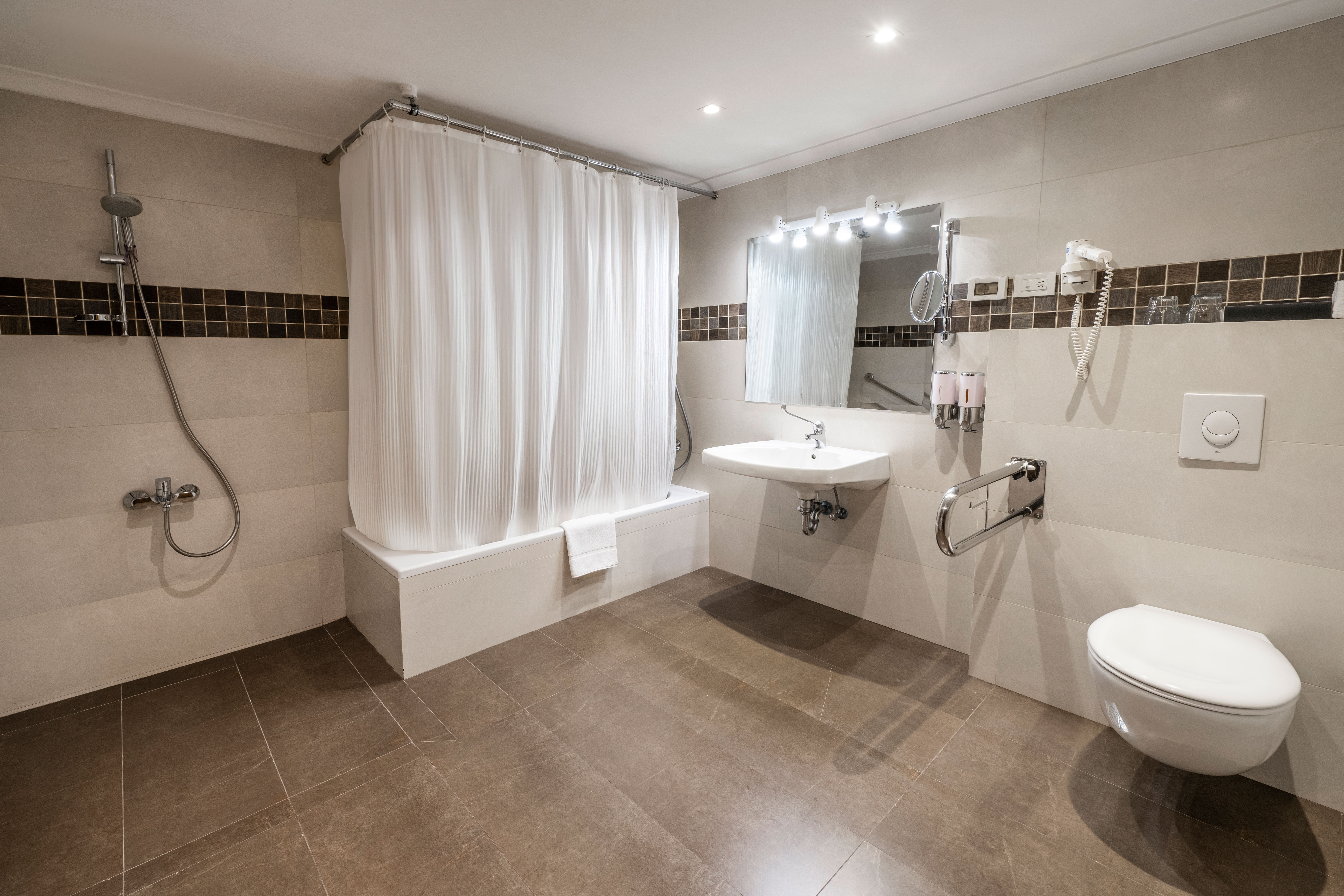 INTERCONTINENTAL MZAAR LEBANON MOUNTAIN 50/50