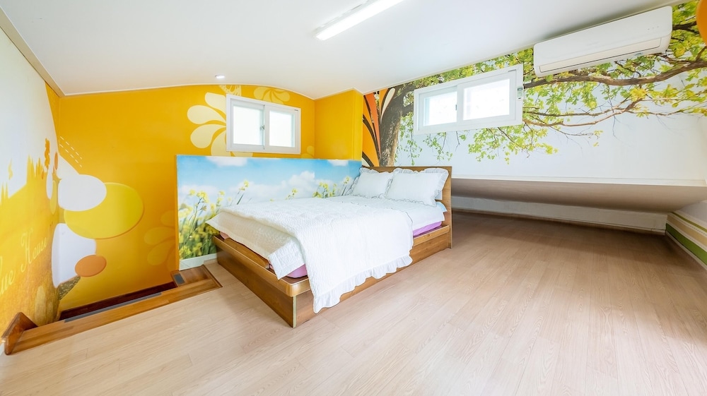 Tongyeong Blue House Pension 20/48